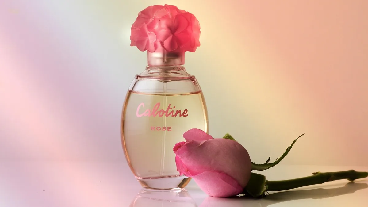 perfume, fragrance, rose flower, rose, perfume bottle, still life, decorative, bottle, aroma, gift, odor, spray, fragrant, flacon